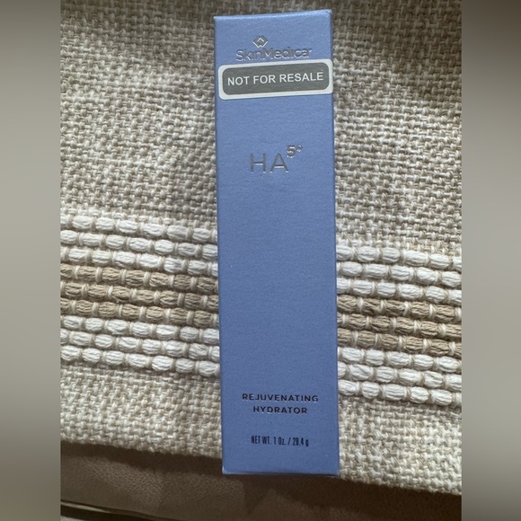 SkinMedica HA5 Rejuvenating Hydrator - 1oz - Picture 1 of 3